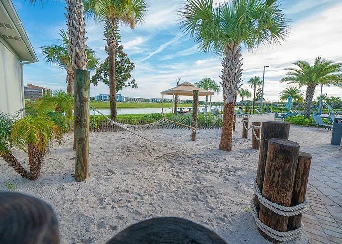Only 5 Miles From Disney! Free Water Park! 2 Bed, 2 Bath Condo, Sleeps 8