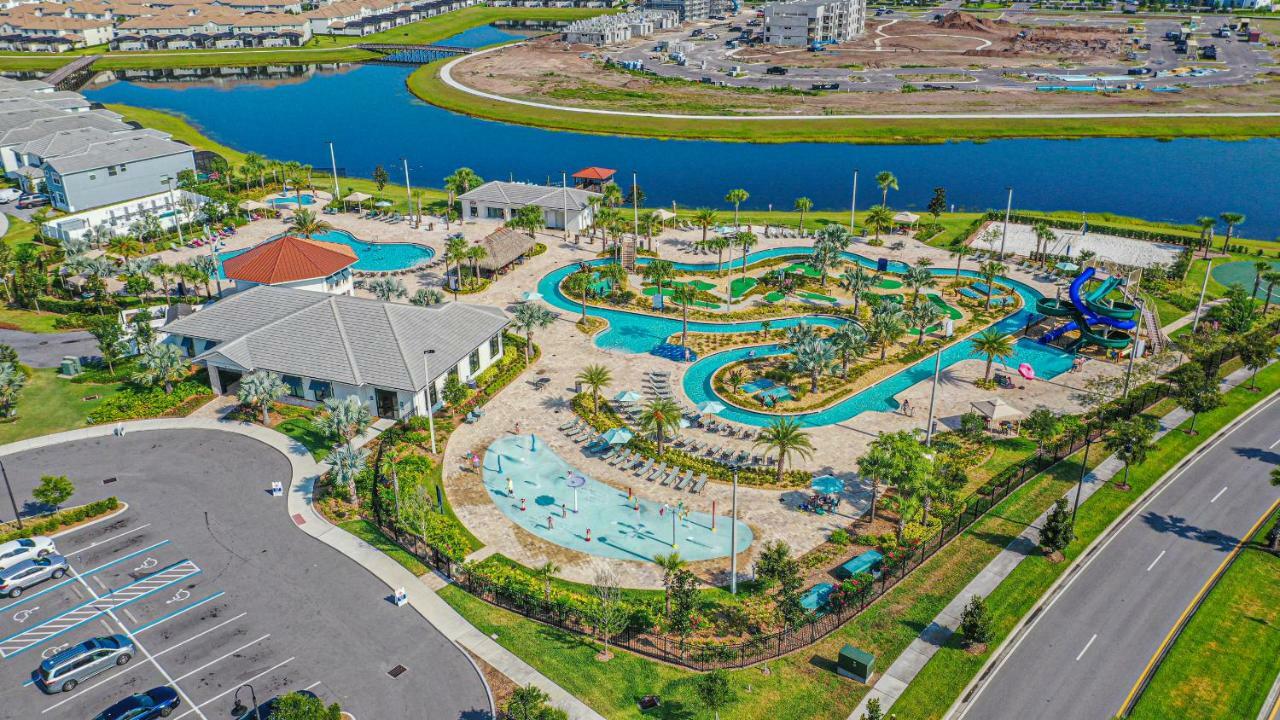 Apartment Only 5 Miles From Disney! Free Water Park! 2 Bed, 2 Bath Condo, Sleeps 8 *