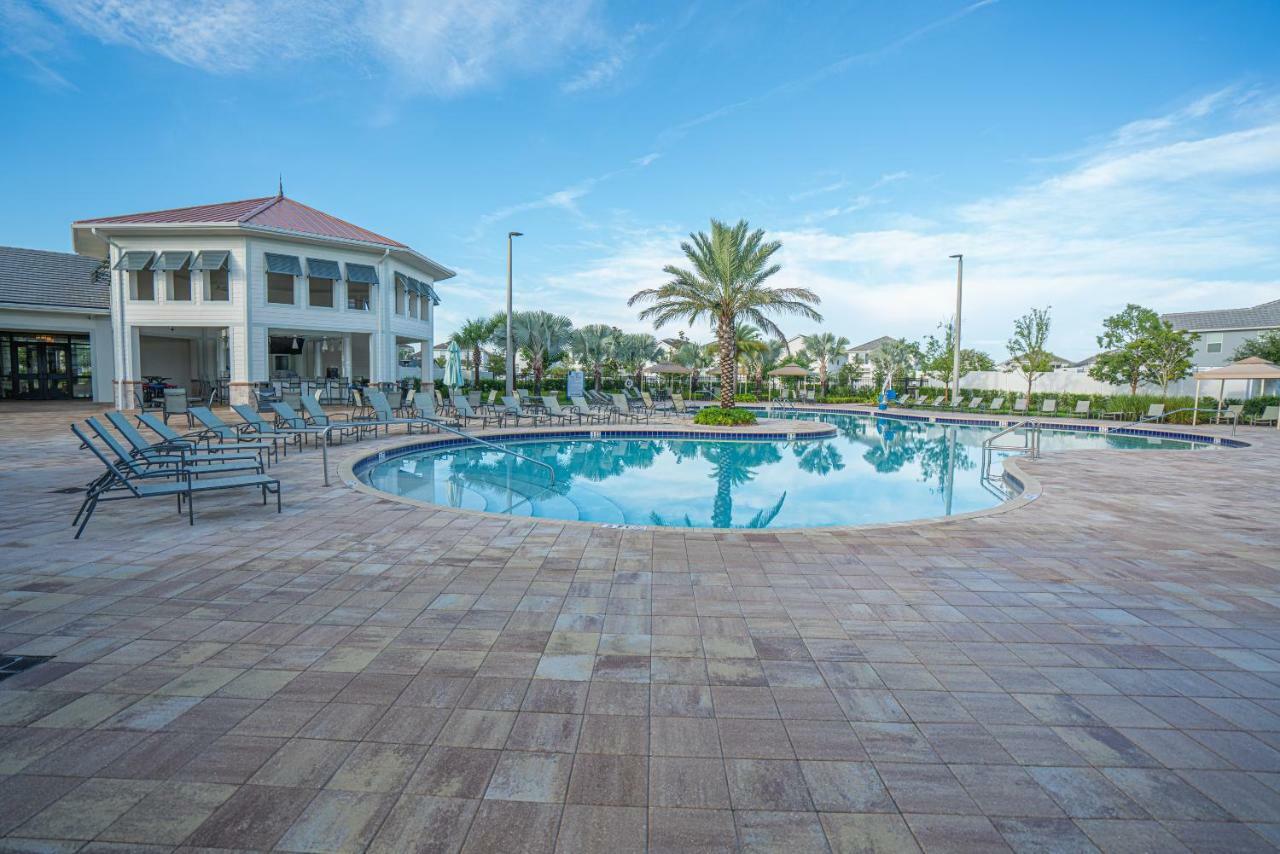 Apartment Only 5 Miles From Disney! Free Water Park! 2 Bed, 2 Bath Condo, Sleeps 8 Kissimmee
