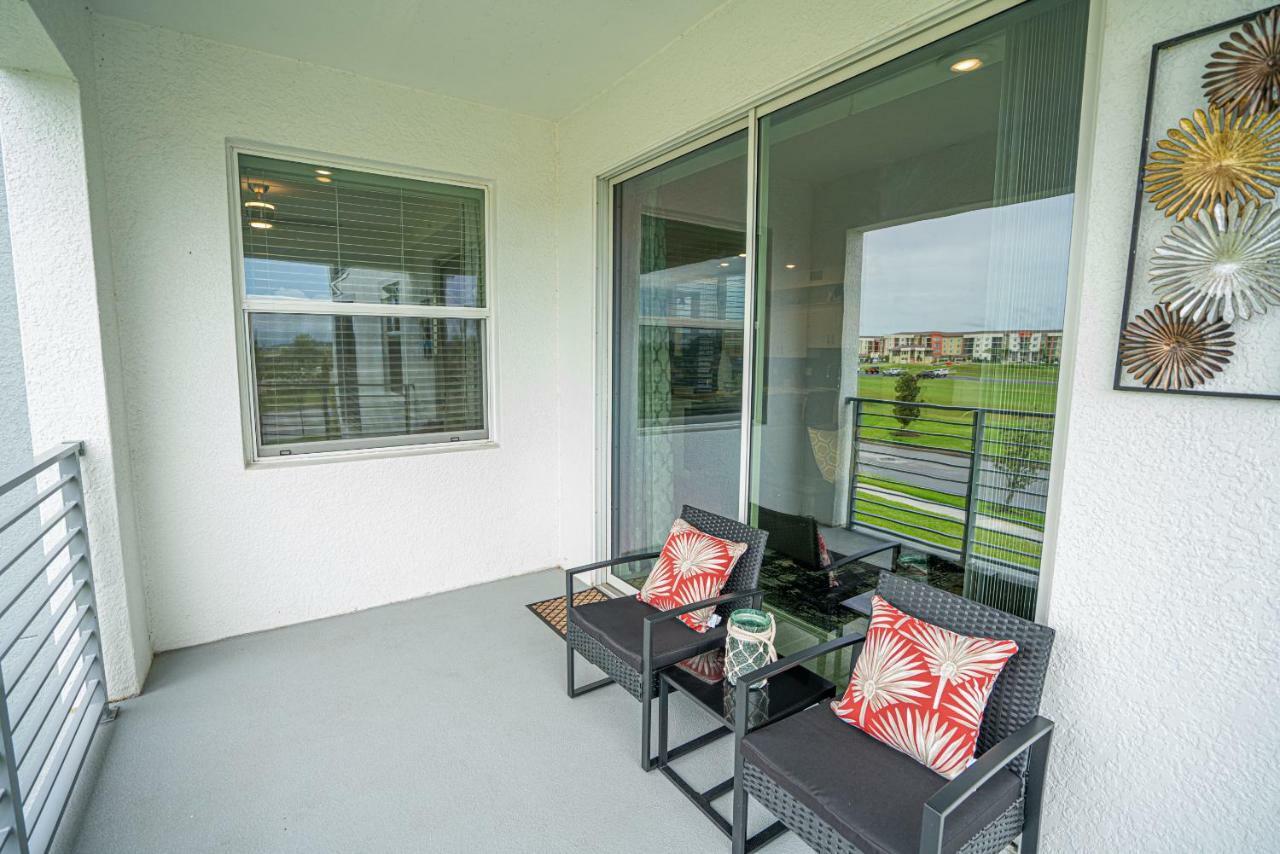Only 5 Miles From Disney! Free Water Park! 2 Bed, 2 Bath Condo, Sleeps 8 * Kissimmee