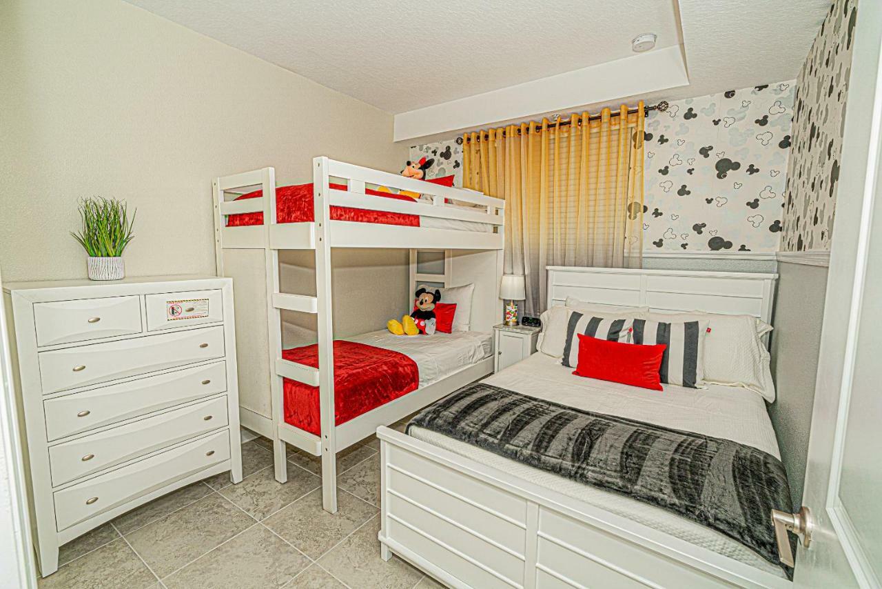 Apartment Only 5 Miles From Disney! Free Water Park! 2 Bed, 2 Bath Condo, Sleeps 8 *