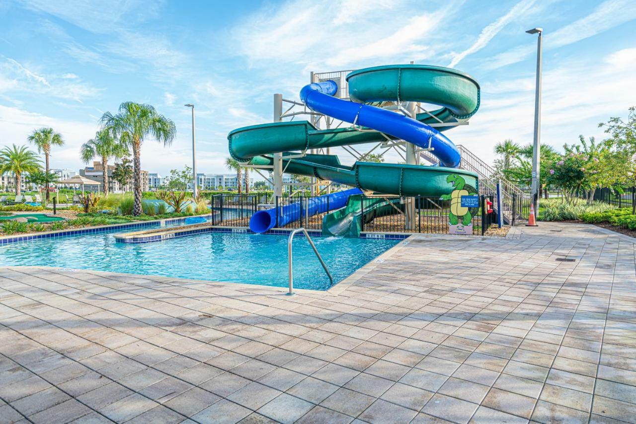 Apartment Only 5 Miles From Disney! Free Water Park! 2 Bed, 2 Bath Condo, Sleeps 8