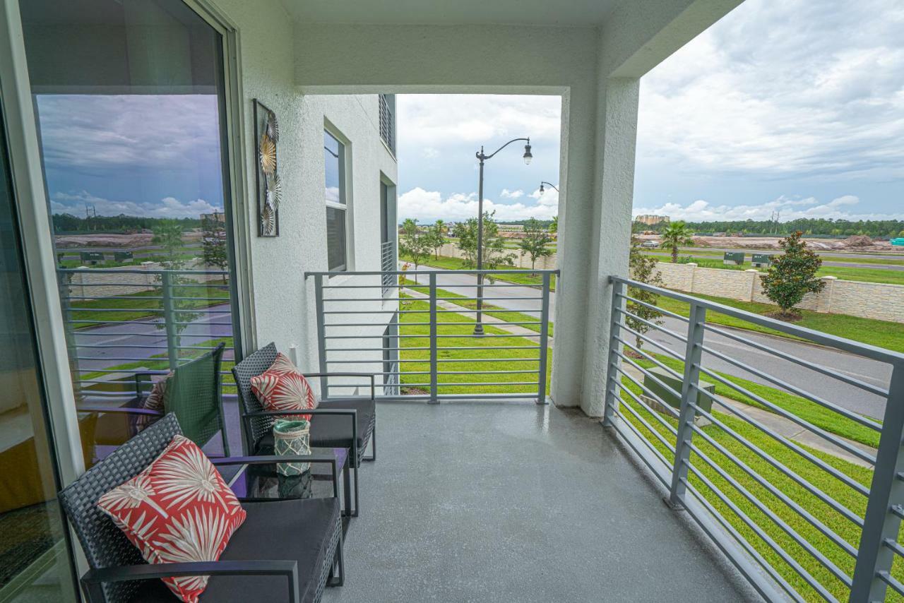 Apartment Only 5 Miles From Disney! Free Water Park! 2 Bed, 2 Bath Condo, Sleeps 8